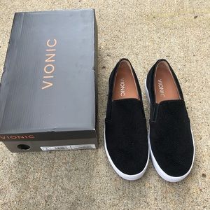 Vionic Splendid Midi Holiday in Black Holiday